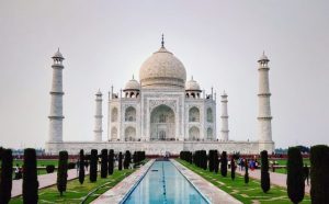 The Wonder and Beauty of the Taj Mahal 1